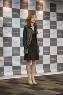 Isabelle Huppert feet photo thumbnail