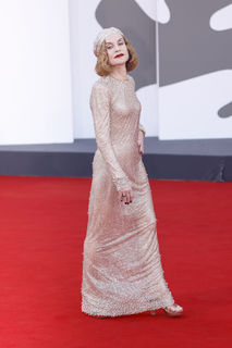 Isabelle Huppert feet photo thumbnail