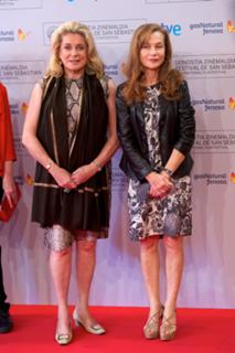 Isabelle Huppert feet photo thumbnail