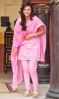 Isha Chawla feet photo 9