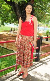 Isha Chawla feet photo 12