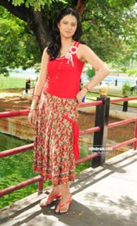 Isha Chawla feet photo 10