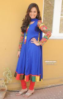 Isha Chawla feet photo 14