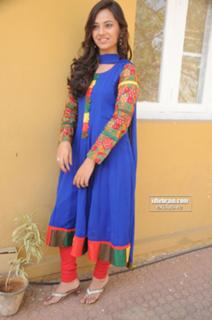 Isha Chawla feet photo 18