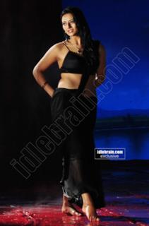 Isha Chawla feet photo 11