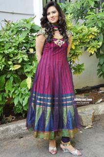 Isha Chawla feet photo 4