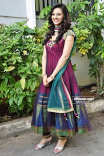 Isha Chawla feet photo 11