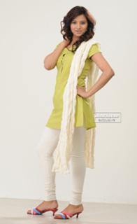 Isha Chawla feet photo 18