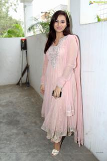 Isha Chawla feet photo 7
