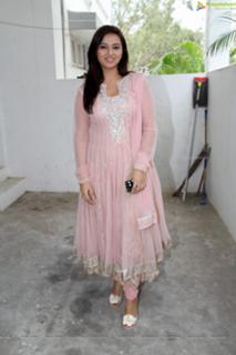 Isha Chawla feet photo 5