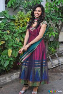 Isha Chawla feet photo 9
