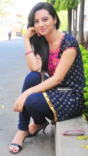 Isha Chawla feet photo 16