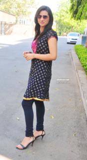 Isha Chawla feet photo 12