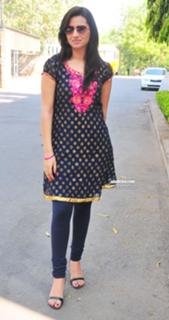Isha Chawla feet photo 11