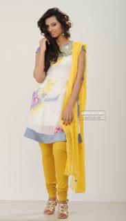 Isha Chawla feet photo 2