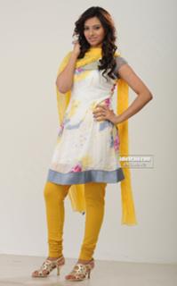Isha Chawla feet photo 17