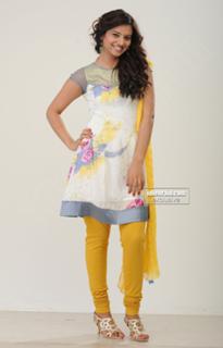 Isha Chawla feet photo 15
