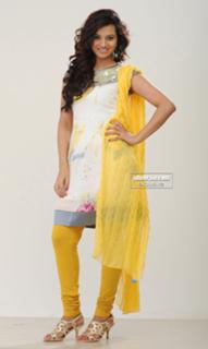 Isha Chawla feet photo 13