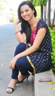 Isha Chawla feet photo 9