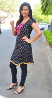 Isha Chawla feet photo 8