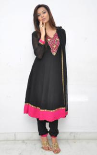 Isha Chawla feet photo 5
