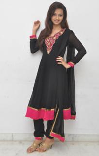 Isha Chawla feet photo 2