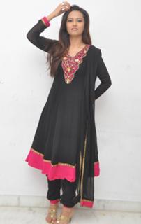 Isha Chawla feet photo 17