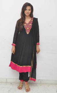 Isha Chawla feet photo 12