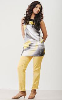 Isha Chawla feet photo 9