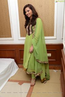 Isha Chawla feet photo 17
