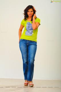 Isha Chawla feet photo 9