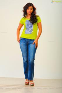 Isha Chawla feet photo 6