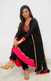Isha Chawla feet photo 7