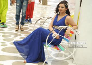 Isha Chawla feet photo 18