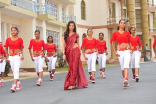 Isha Chawla feet photo 11