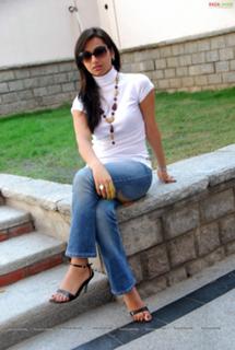 Isha Chawla feet photo 17