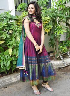Isha Chawla feet photo 4