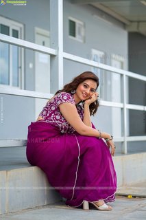 Isha Chawla feet photo 9