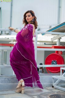 Isha Chawla feet photo 2