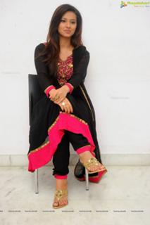 Isha Chawla feet photo 20