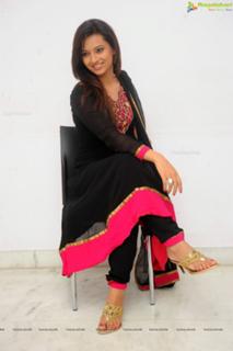 Isha Chawla feet photo 19