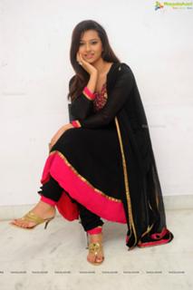 Isha Chawla feet photo 18