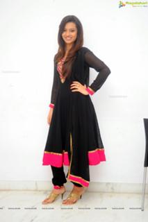 Isha Chawla feet photo 15