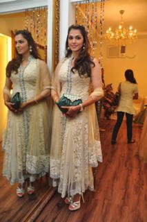 Isha Koppikar feet photo 6