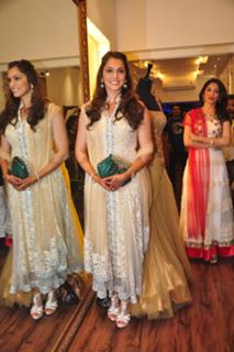 Isha Koppikar feet photo 5