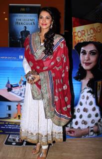 Isha Koppikar feet photo 20