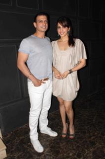 Isha Koppikar feet photo 19