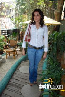 Isha Koppikar feet photo 17