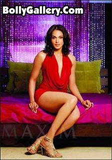 Isha Koppikar feet photo 11