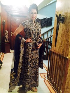 Isha Koppikar feet photo 13